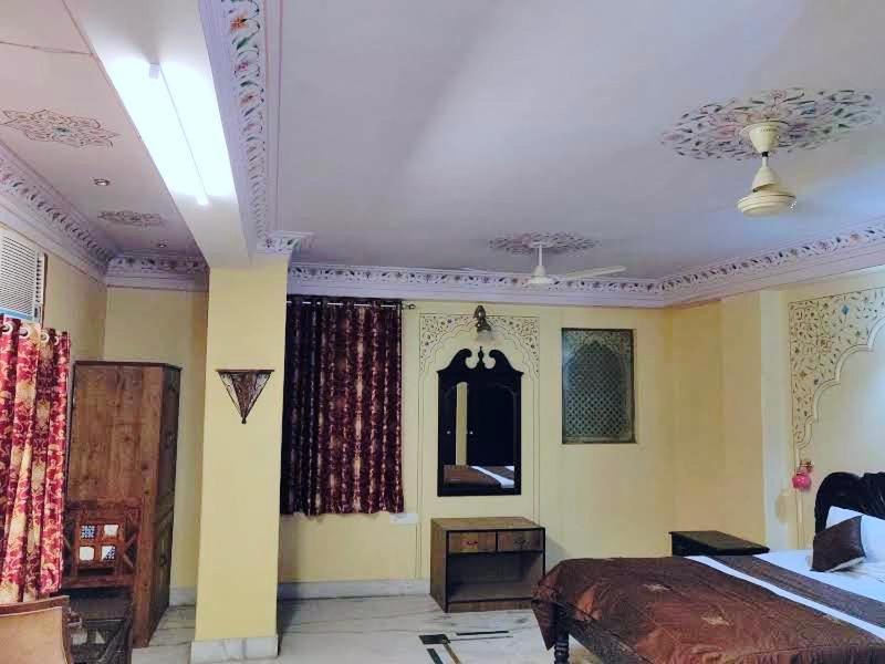 Gulab Garh 3*